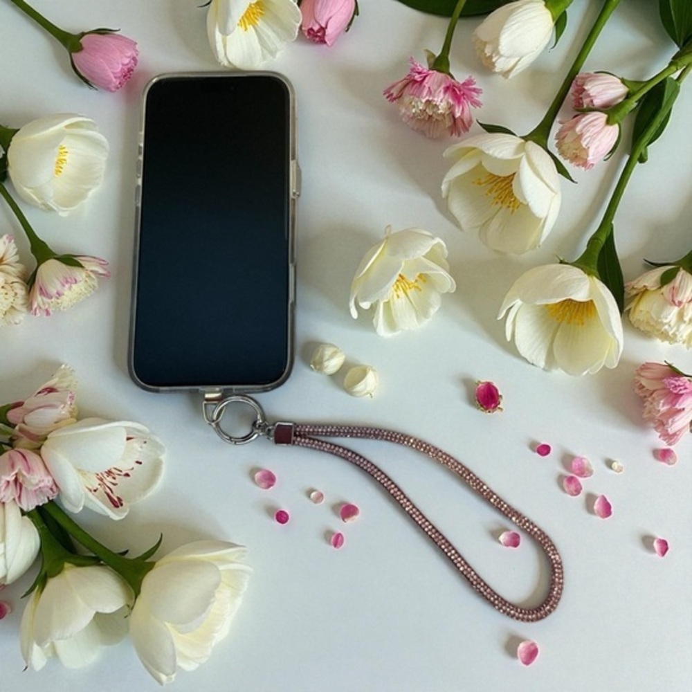 ✨ Blush Pink Rhinestone Phone Wrist Strap – Sparkly Lanyard Charm